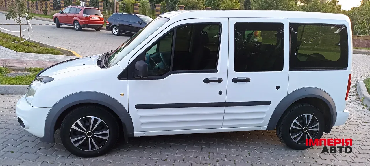 Ford Tourneo Connect - фото 4