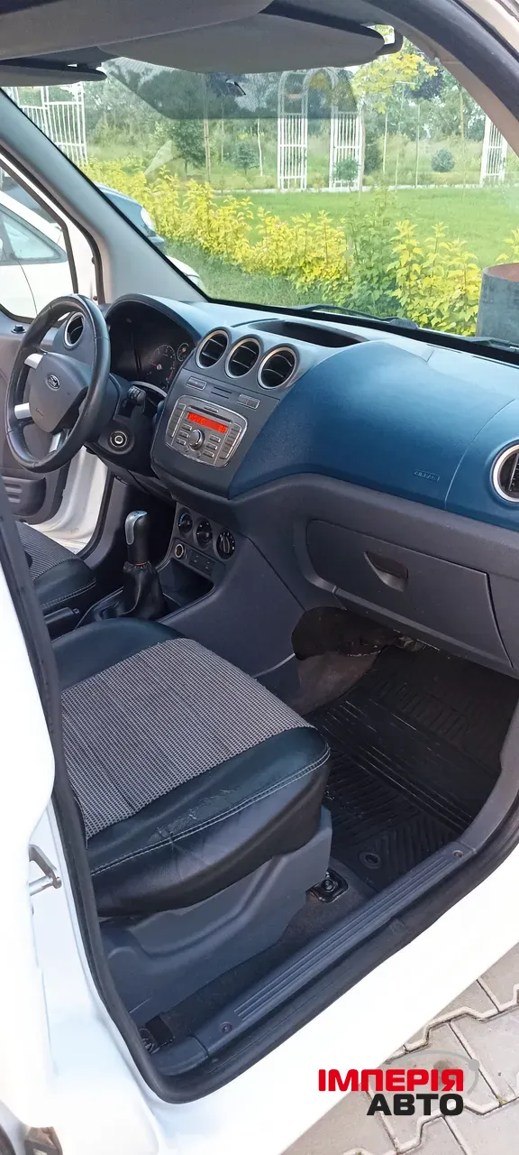 Ford Tourneo Connect - фото 7