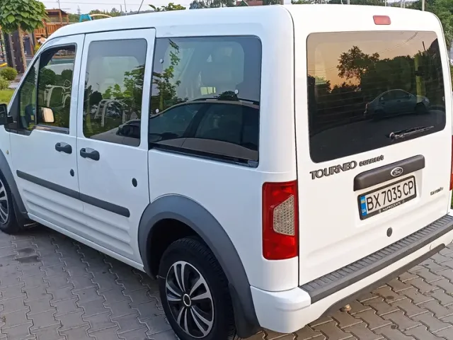 Ford Tourneo Connect - фото 2