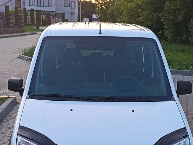 Ford Tourneo Connect - фото 1