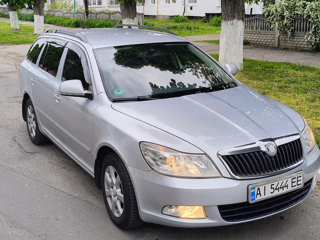 Skoda Octavia - фото 2