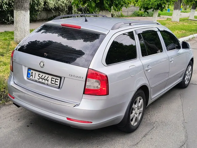 Skoda Octavia - фото 4