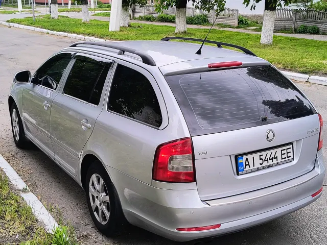 Skoda Octavia - фото 1