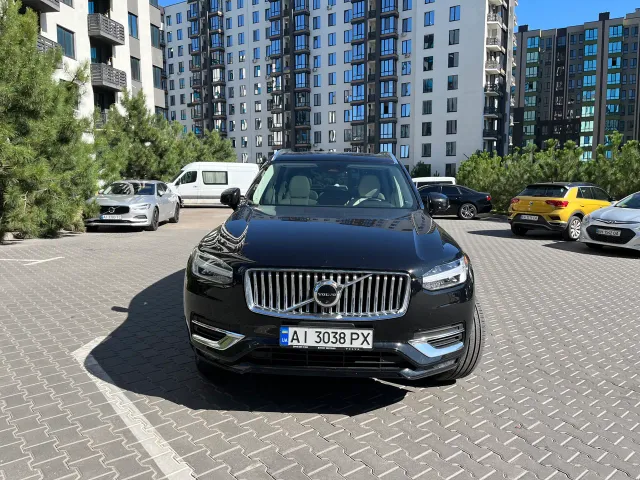Volvo XC90 - фото 1