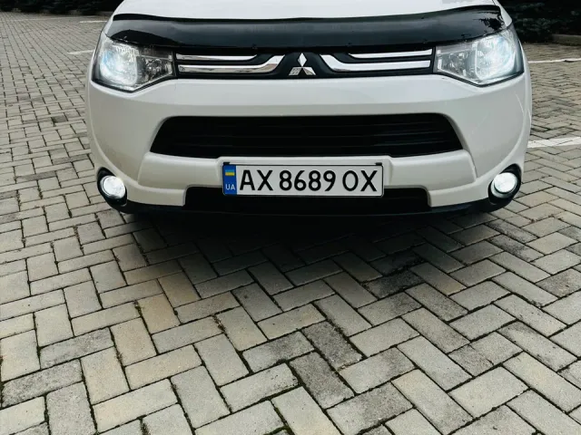 Mitsubishi Outlander - фото 5