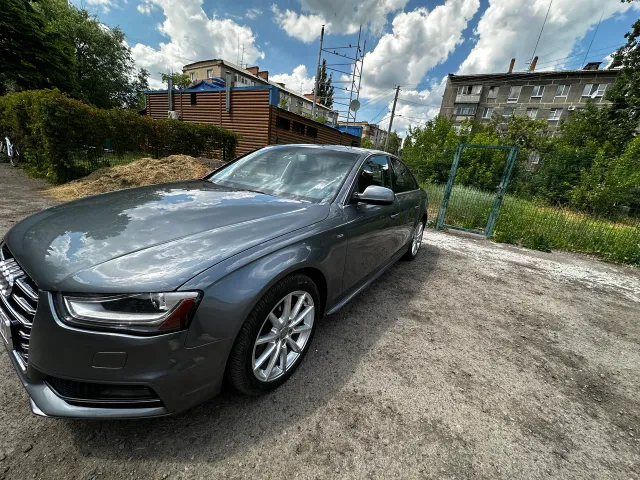 Audi A4 - фото 2