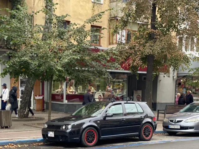 Volkswagen Golf GTI - фото 4