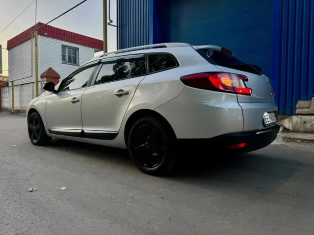 Renault Megane - фото 2