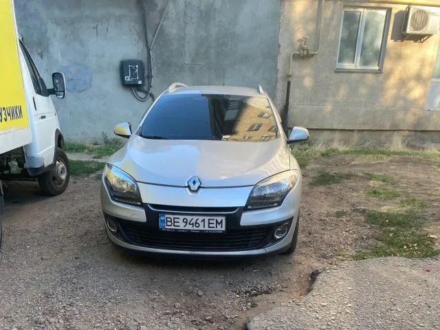 Renault Megane - фото 1