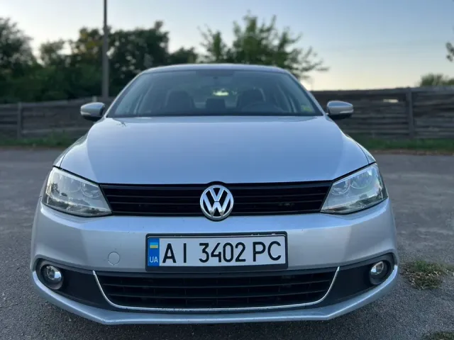 Volkswagen Jetta - фото 3