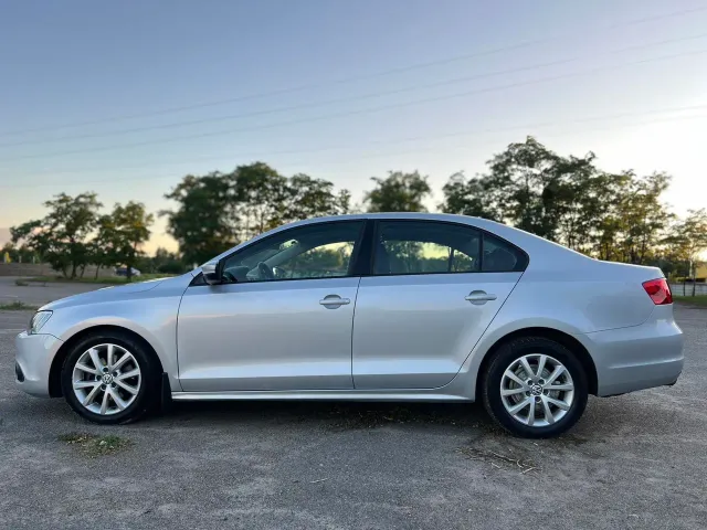 Volkswagen Jetta - фото 5