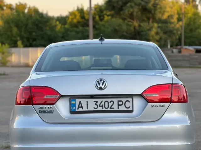 Volkswagen Jetta - фото 4