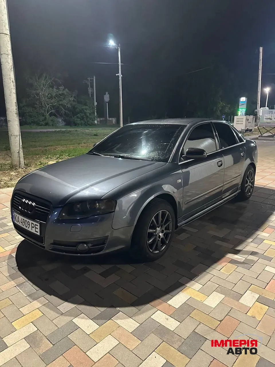 Audi A4 - фото 2