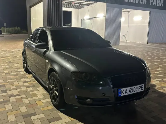 Audi A4 - фото 4