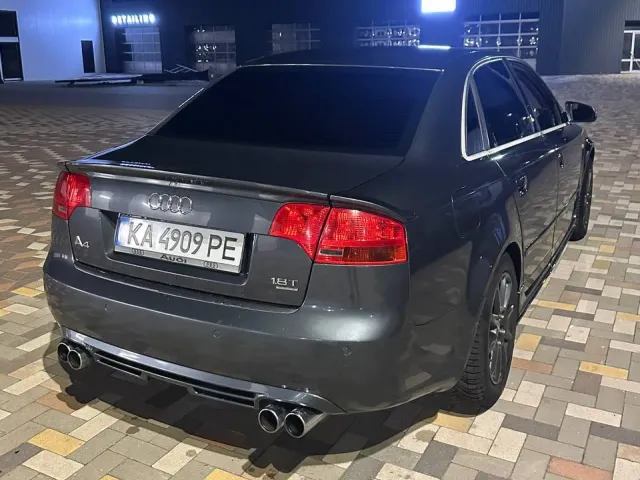Audi A4 - фото 1