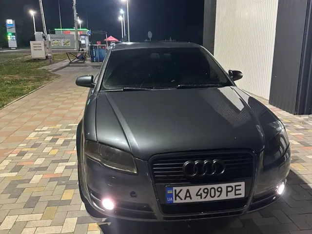 Audi A4 - фото 5