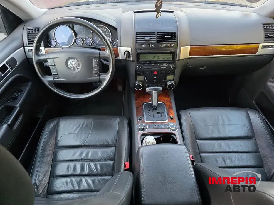 Volkswagen Touareg - фото 6