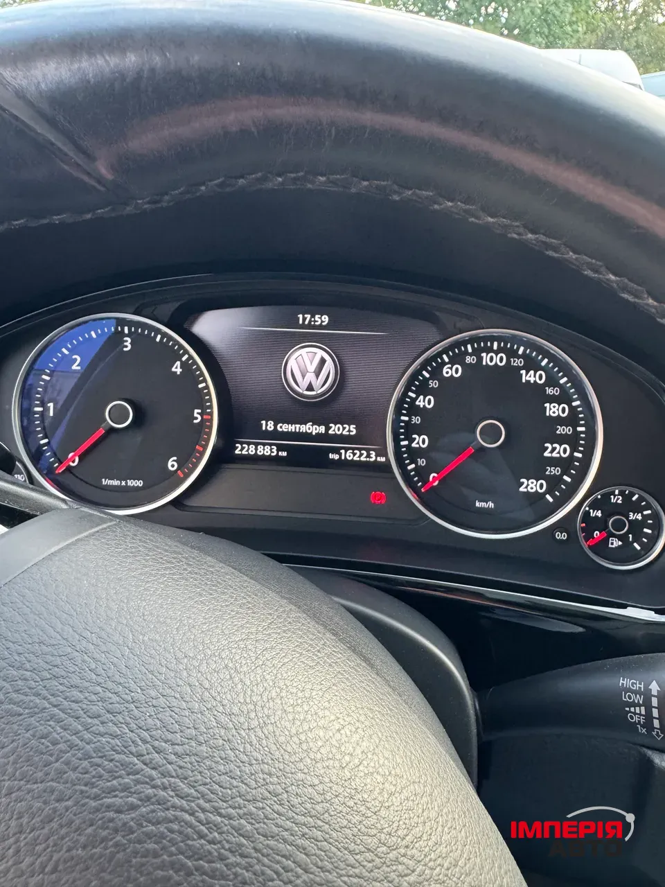 Volkswagen Touareg - фото 8