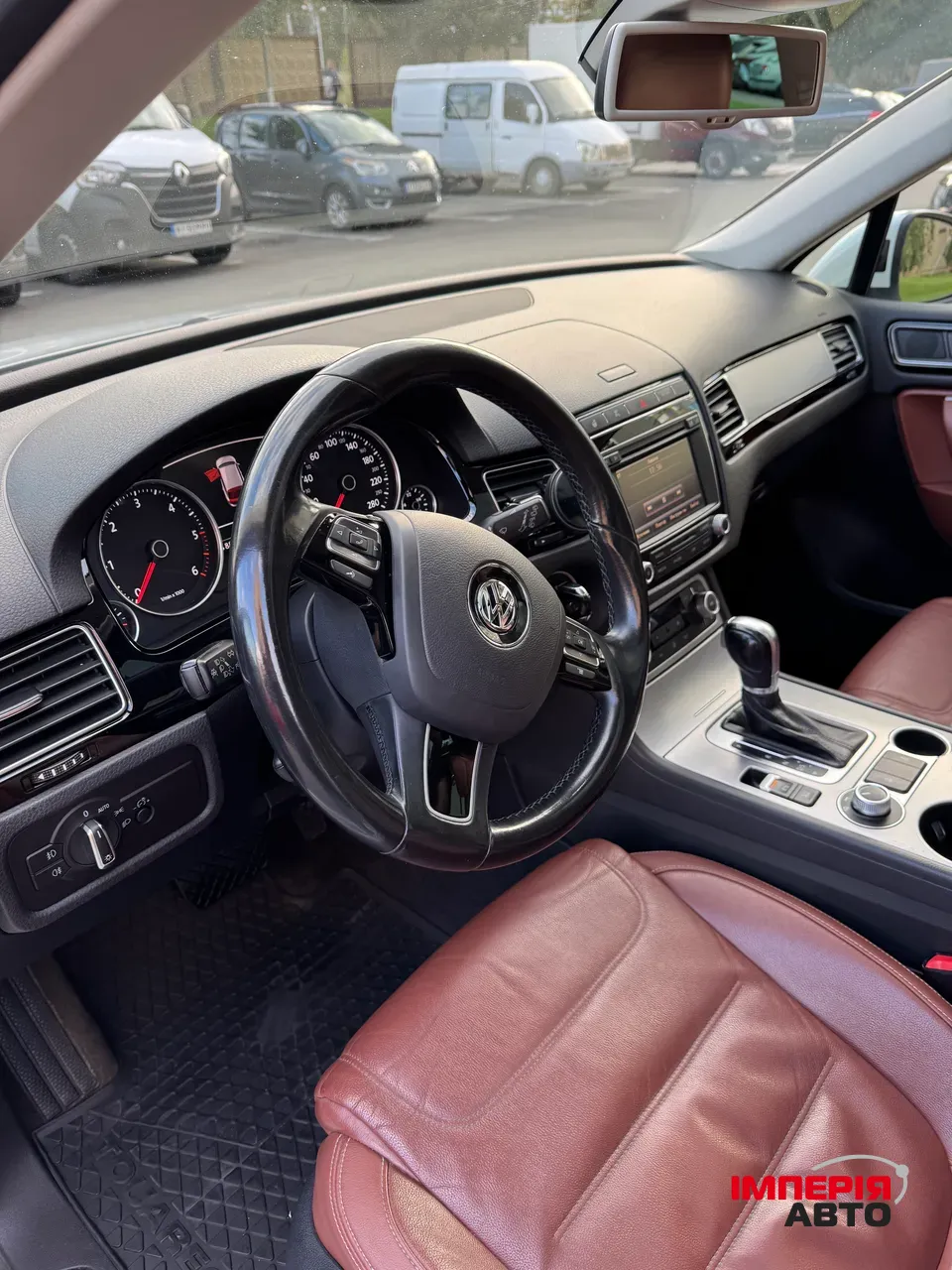 Volkswagen Touareg - фото 16