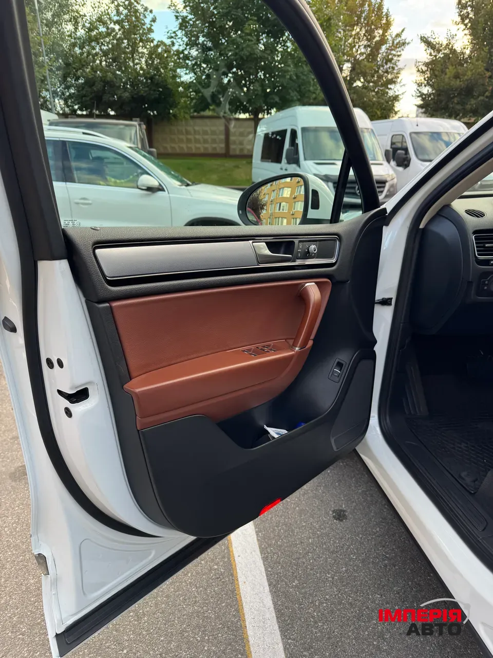 Volkswagen Touareg - фото 11