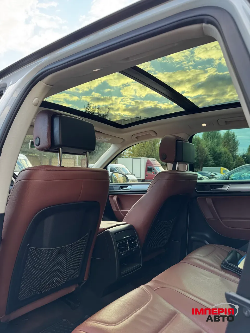 Volkswagen Touareg - фото 12