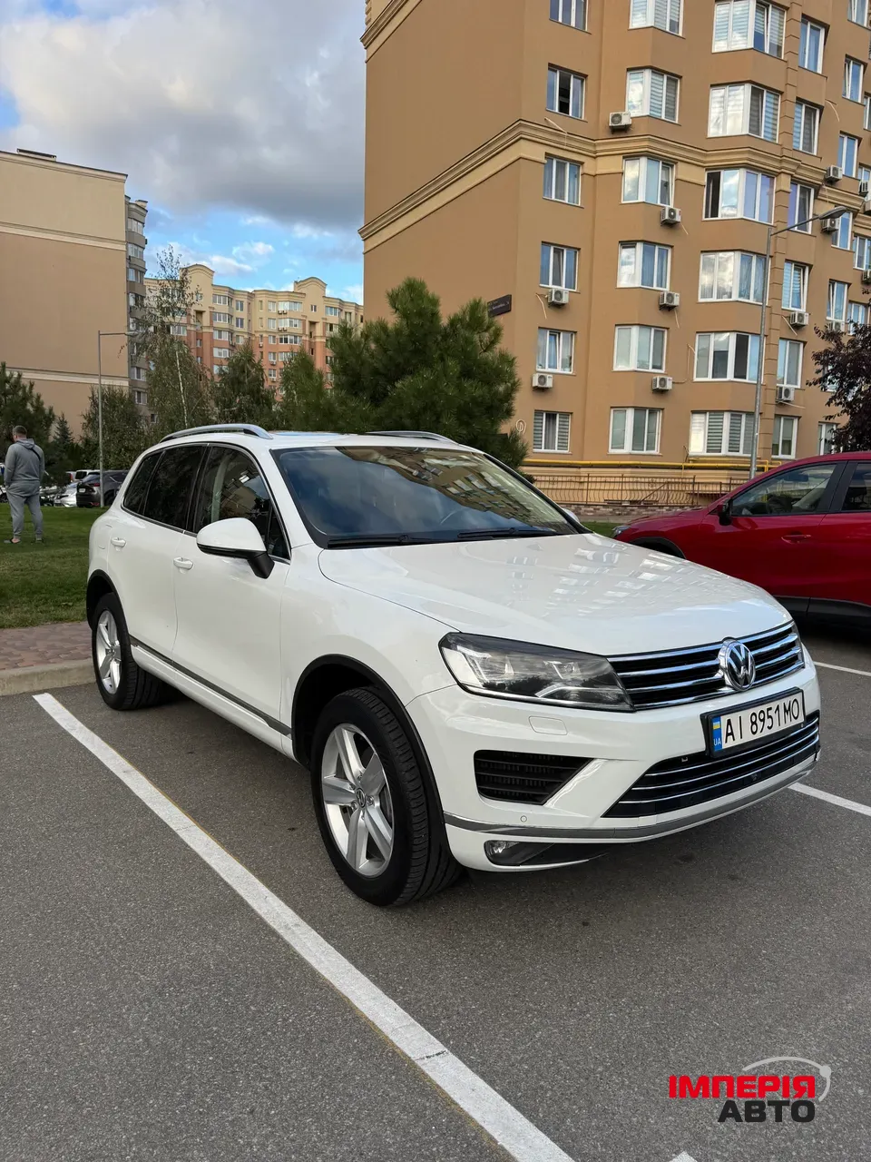 Volkswagen Touareg - фото 1