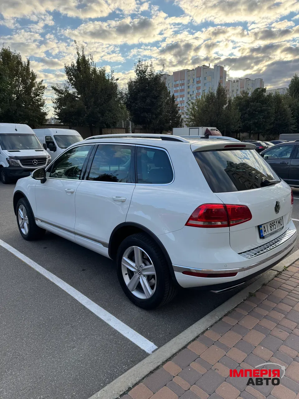 Volkswagen Touareg - фото 2