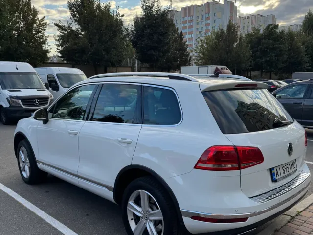 Volkswagen Touareg - фото 2