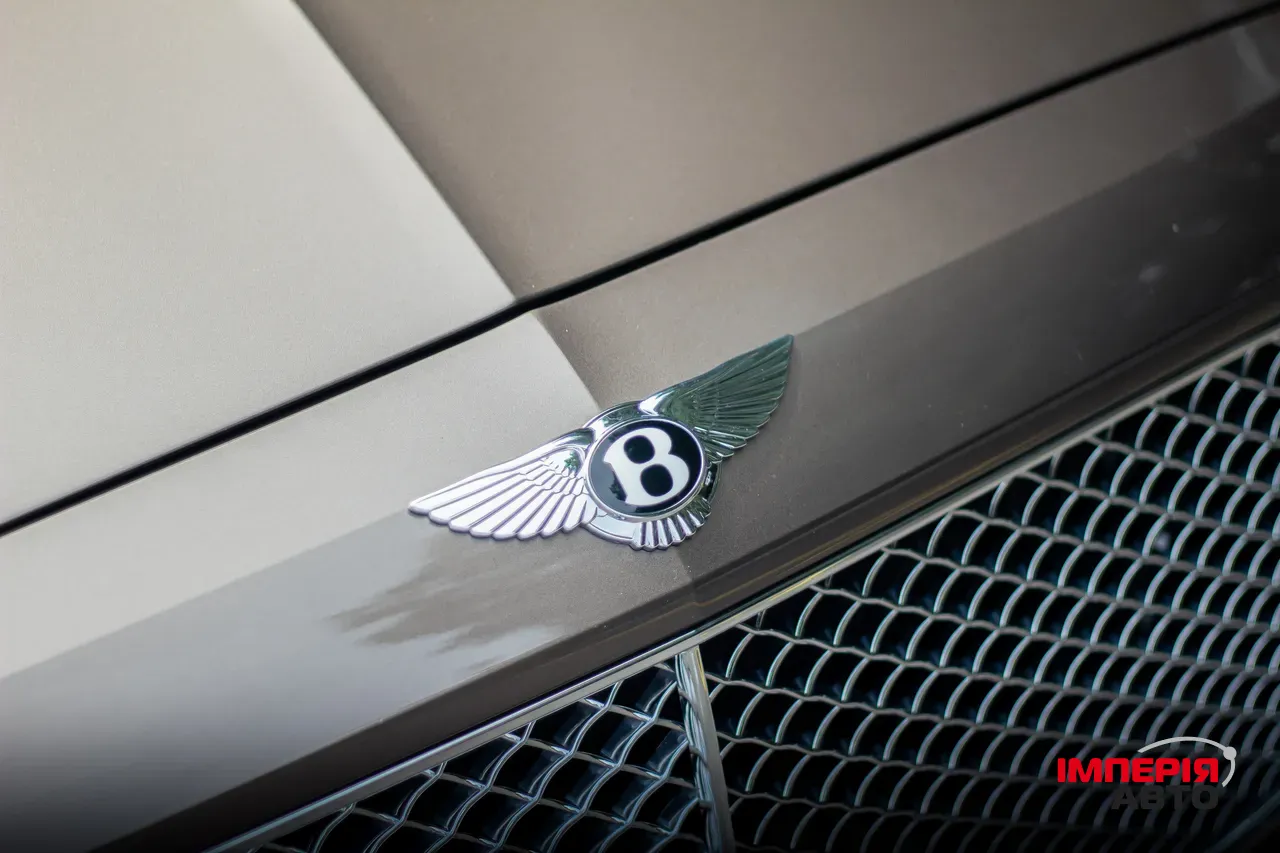 Bentley Flying Spur - фото 21