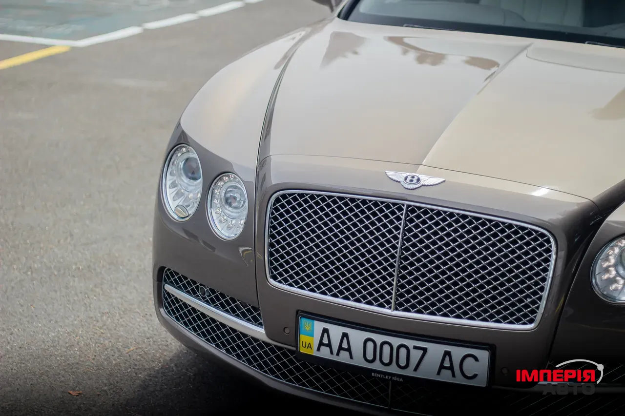 Bentley Flying Spur - фото 23