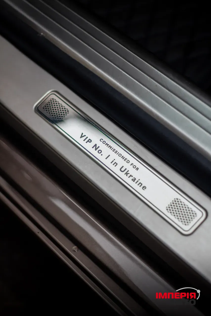 Bentley Flying Spur - фото 3