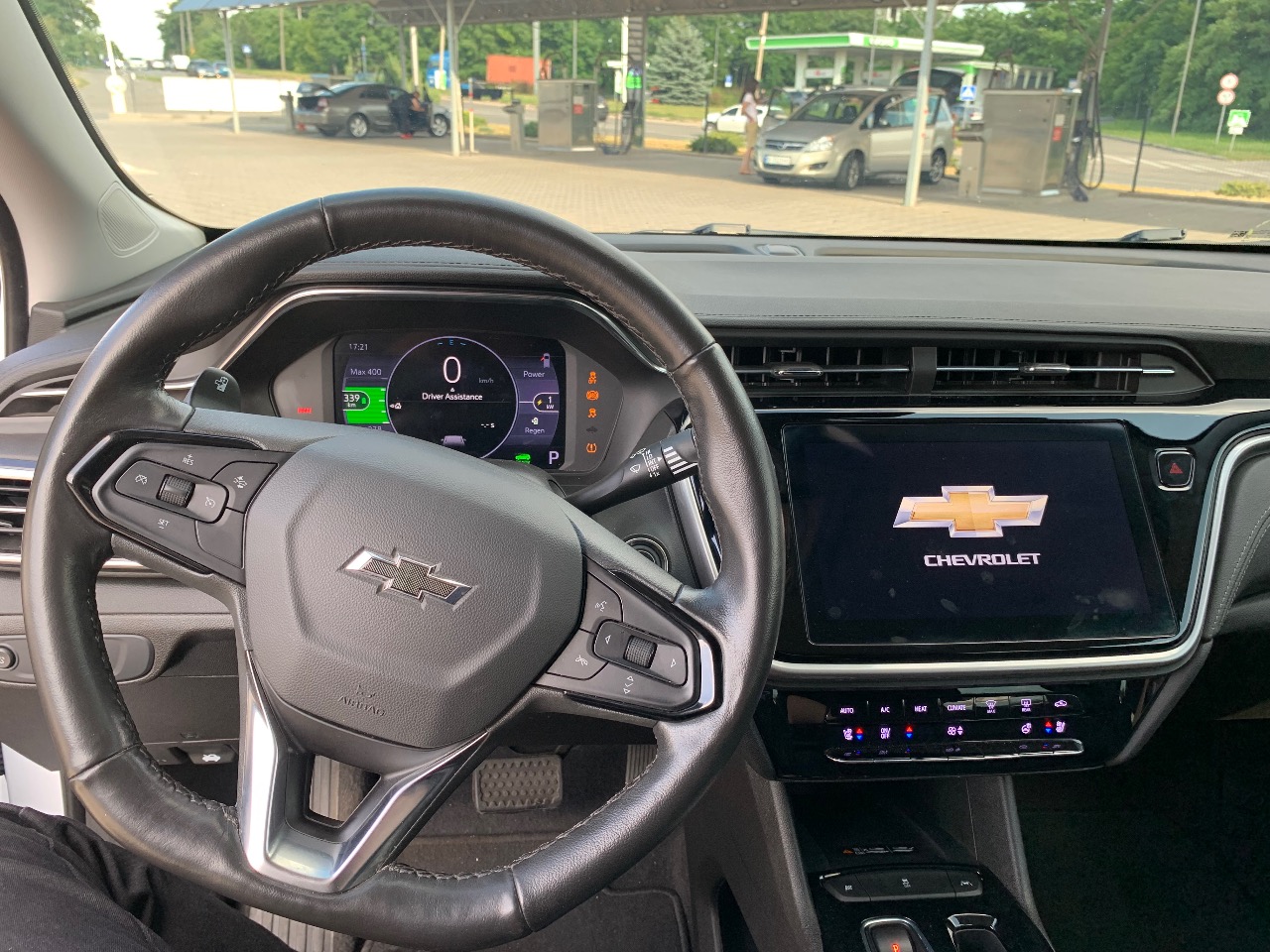 Chevrolet Bolt EUV - фото 7