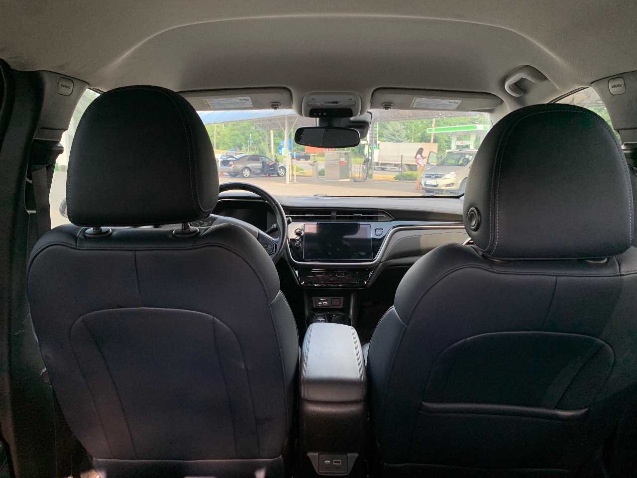 Chevrolet Bolt EUV - фото 1