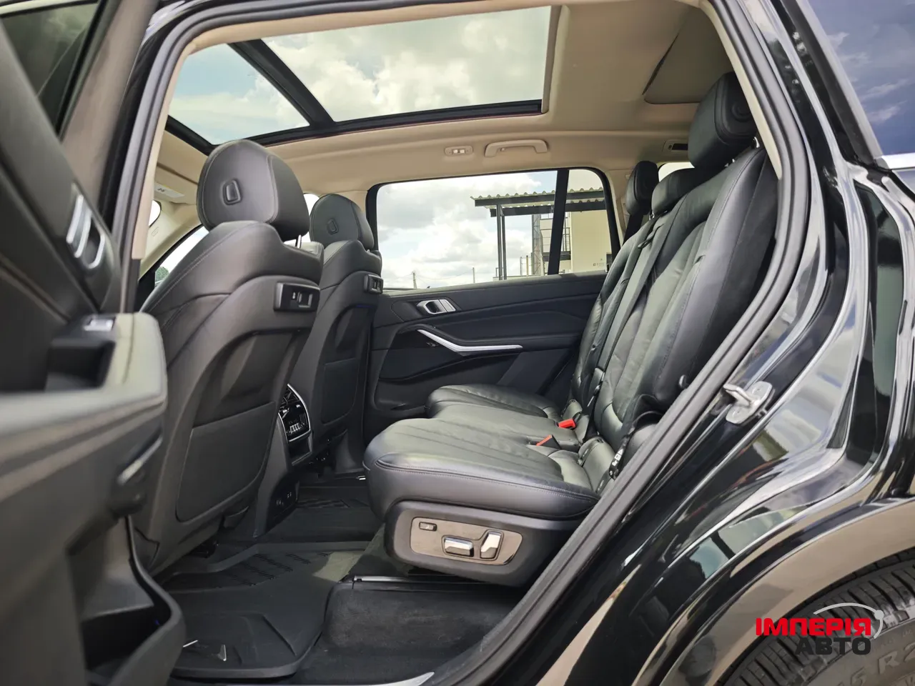 BMW X7 - фото 21