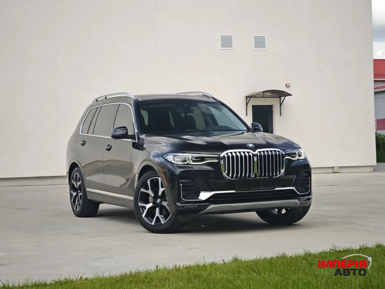 BMW X7 - фото 1