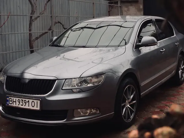 Skoda Superb - фото 1
