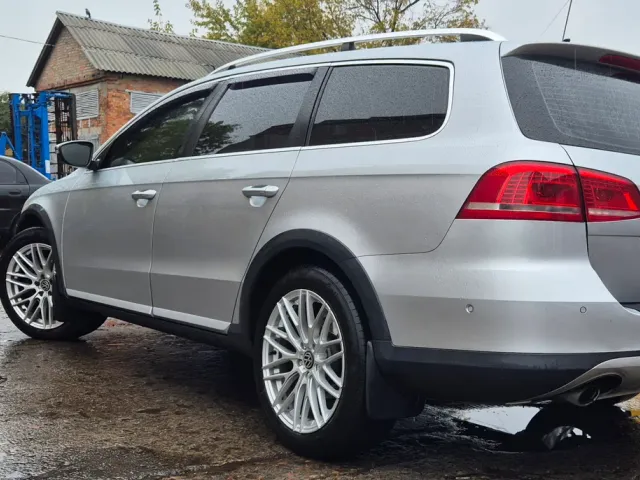 Volkswagen Passat - фото 4