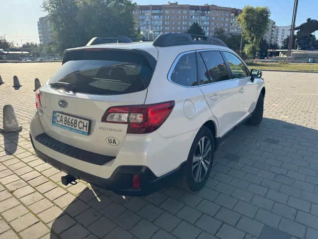 Subaru Outback - фото 1