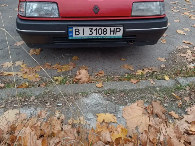 Renault 19 - фото 2