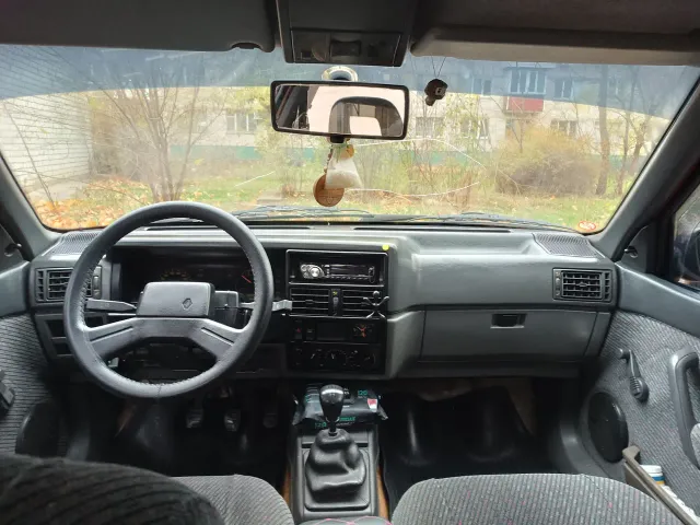Renault 19 - фото 1