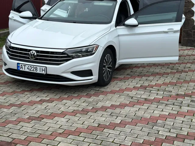 Volkswagen Jetta - фото 4