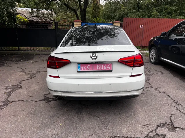 Volkswagen Passat - фото 5