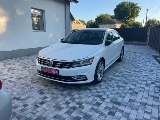Volkswagen Passat - фото 1