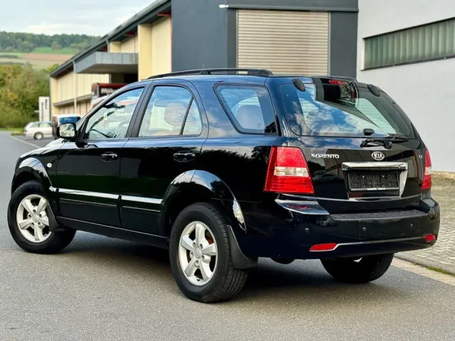 Kia Sorento - фото 3