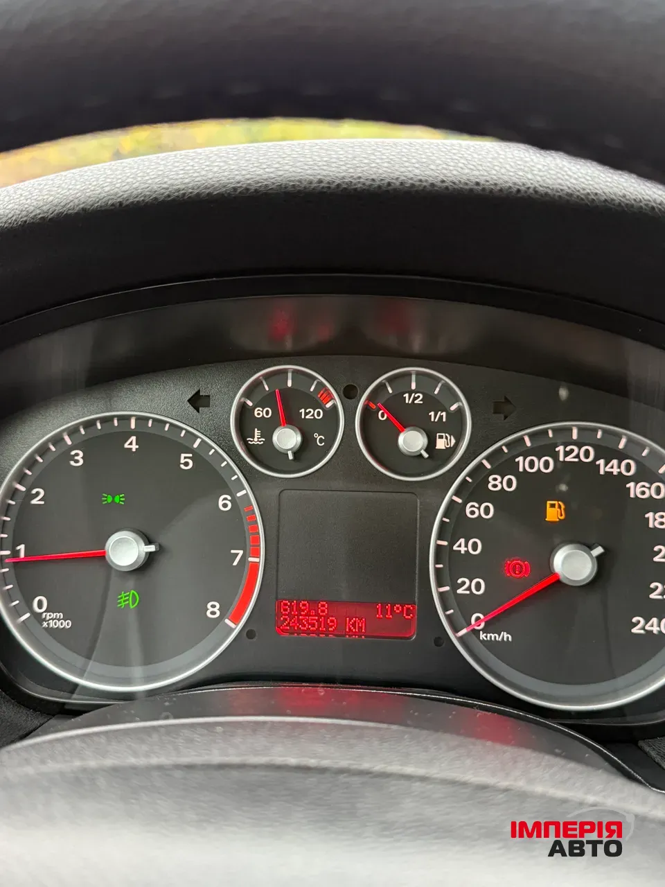 Ford Focus - фото 12