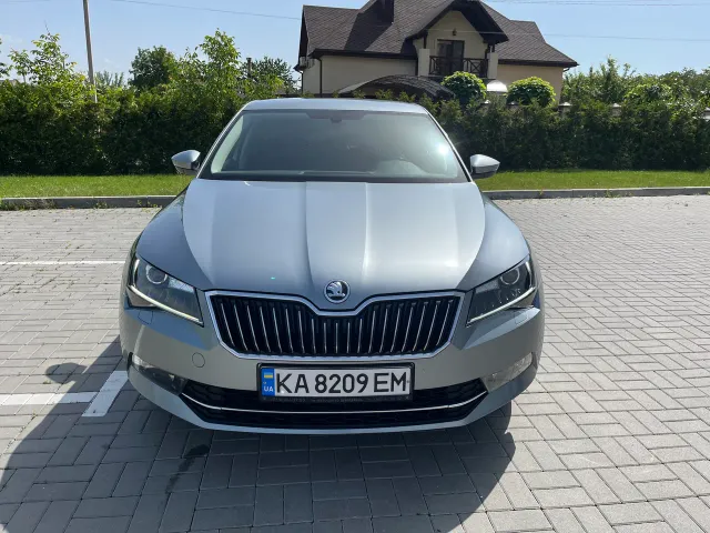 Skoda Superb - фото 1