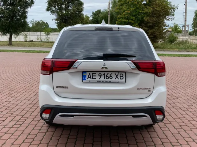 Mitsubishi Outlander - фото 5