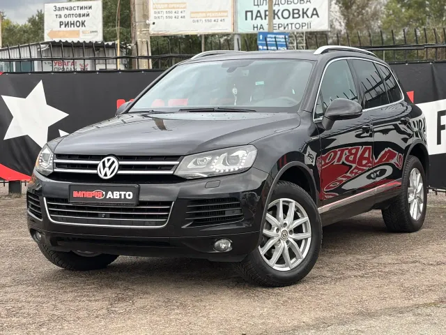 Volkswagen Touareg - фото 1