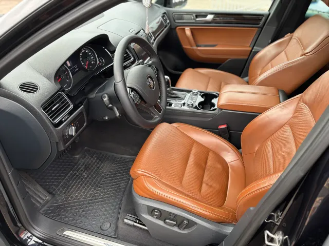 Volkswagen Touareg - фото 4