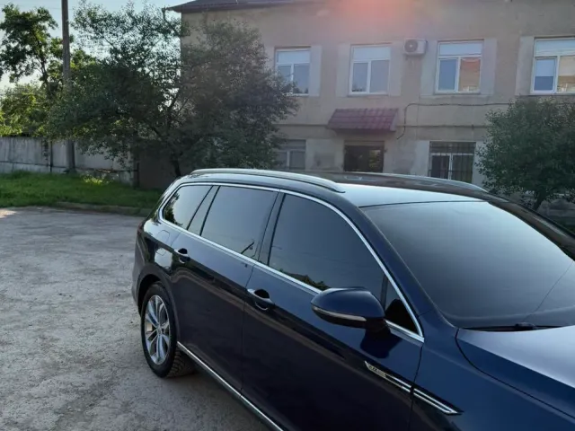 Volkswagen Passat - фото 2
